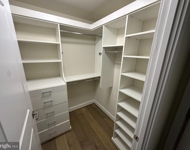 7171 Woodmont Avenue - Photo Thumbnail 6