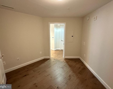 7171 Woodmont Avenue - Photo Thumbnail 11