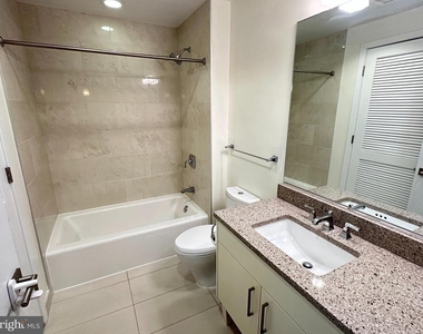 7171 Woodmont Avenue - Photo Thumbnail 8