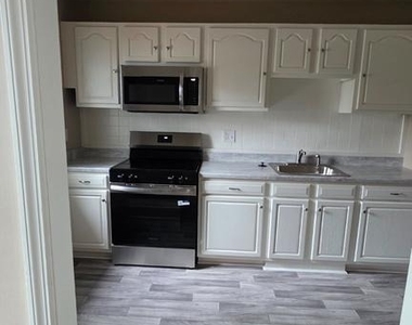 24 Lerner Court - Photo Thumbnail 3