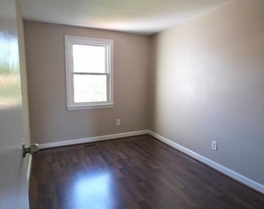 24 Lerner Court - Photo Thumbnail 12