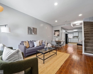 1028 W Cross Street - Photo Thumbnail 8