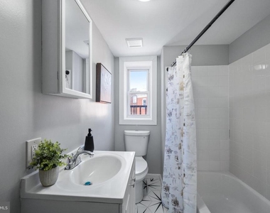 1028 W Cross Street - Photo Thumbnail 17