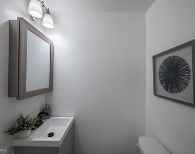 1028 W Cross Street - Photo Thumbnail 12