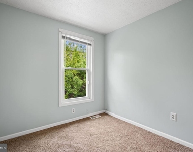 1326 N Stockton Street - Photo Thumbnail 17