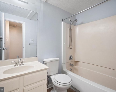 1326 N Stockton Street - Photo Thumbnail 20
