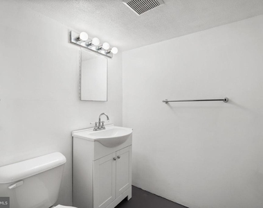 1326 N Stockton Street - Photo Thumbnail 22