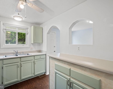 1326 N Stockton Street - Photo Thumbnail 11