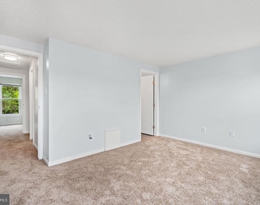 1326 N Stockton Street - Photo Thumbnail 14