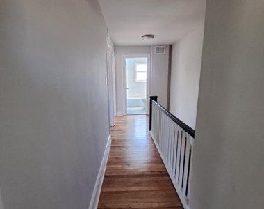 1802 Maple Street - Photo Thumbnail 9