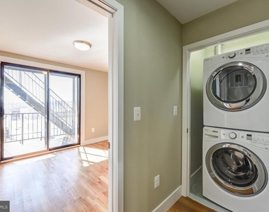 2031 Benning Road Ne - Photo Thumbnail 11