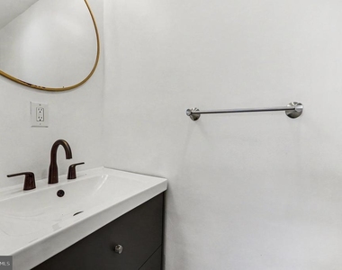 4318 G Street Se - Photo Thumbnail 6