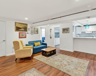 324 Glendale Drive - Photo Thumbnail 5