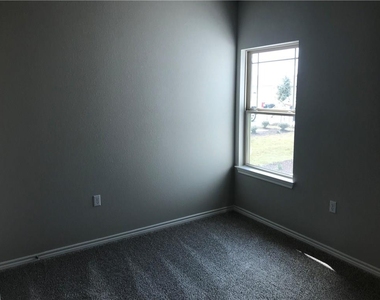 1308 Hazleton Cv - Photo Thumbnail 8