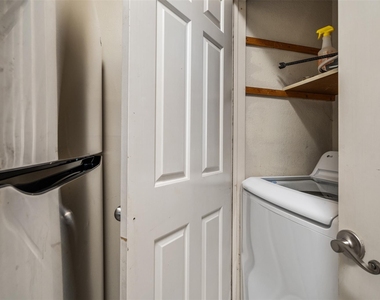 807 W 25th St - Photo Thumbnail 12