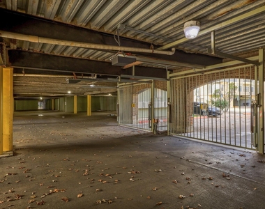 807 W 25th St - Photo Thumbnail 28