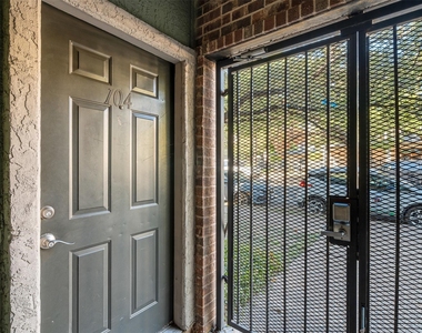 807 W 25th St - Photo Thumbnail 26