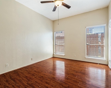 807 W 25th St - Photo Thumbnail 16