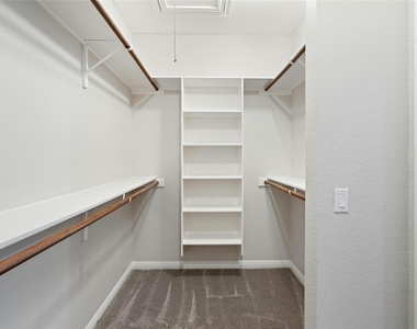 2502 W 7th St - Photo Thumbnail 16