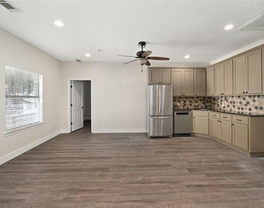 2502 W 7th St - Photo Thumbnail 17