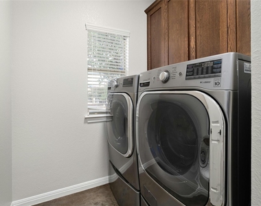 2502 W 7th St - Photo Thumbnail 25