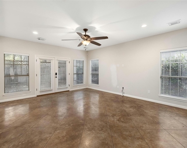 2502 W 7th St - Photo Thumbnail 4