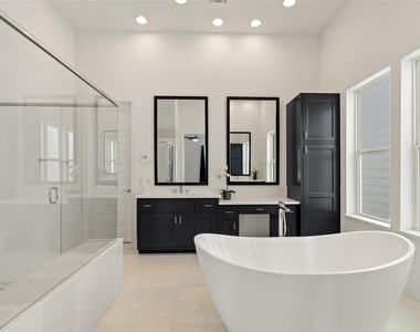 4503 Grassland Dr - Photo Thumbnail 13