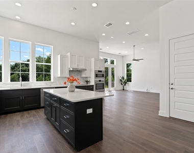 4503 Grassland Dr - Photo Thumbnail 9