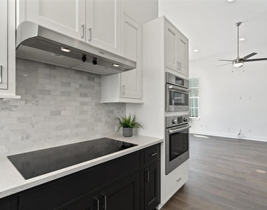 4503 Grassland Dr - Photo Thumbnail 8