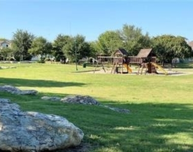 117 Decker - Photo Thumbnail 22