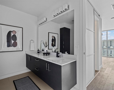 222 West Ave - Photo Thumbnail 9