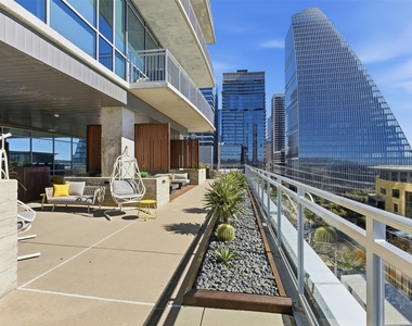 222 West Ave - Photo Thumbnail 20