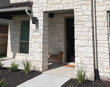 213 Poole Ln - Photo Thumbnail 2