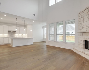 213 Poole Ln - Photo Thumbnail 6