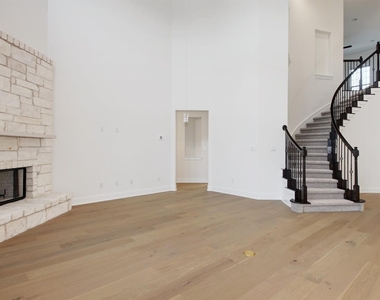 213 Poole Ln - Photo Thumbnail 7