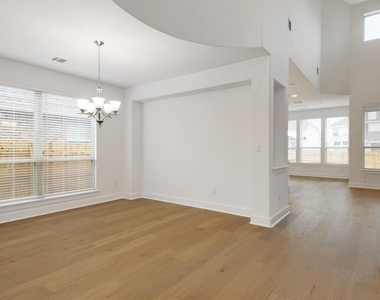 213 Poole Ln - Photo Thumbnail 8