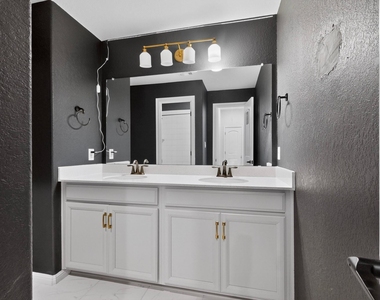 17405 Palo Corona Ln - Photo Thumbnail 25