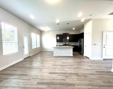 15102 Ryman Rd - Photo Thumbnail 2