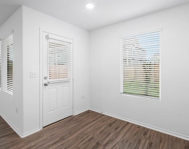 7136 Spotted Leaf Way - Photo Thumbnail 5