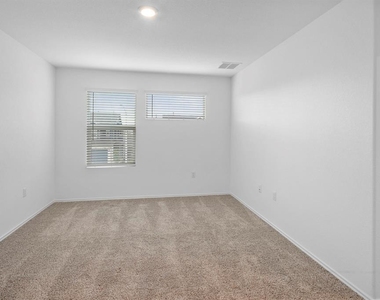 7136 Spotted Leaf Way - Photo Thumbnail 12