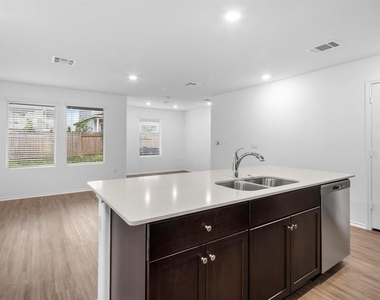 7136 Spotted Leaf Way - Photo Thumbnail 10