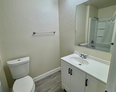 1205 Ramble Creek Dr - Photo Thumbnail 11