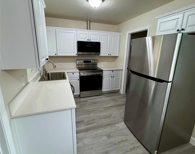 1205 Ramble Creek Dr - Photo Thumbnail 8