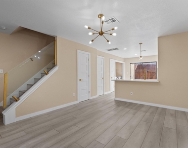 11901 Swearingen Dr - Photo Thumbnail 6