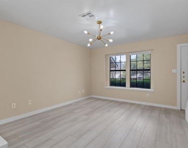 11901 Swearingen Dr - Photo Thumbnail 5