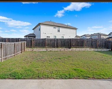 325 La Joya Pass - Photo Thumbnail 34