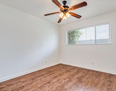 1417 Braes Ridge Dr - Photo Thumbnail 15