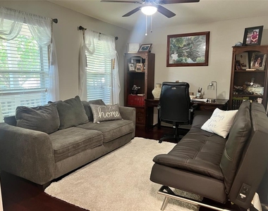 209 Avalanche Ave - Photo Thumbnail 5