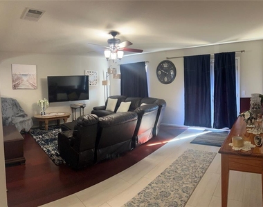209 Avalanche Ave - Photo Thumbnail 3