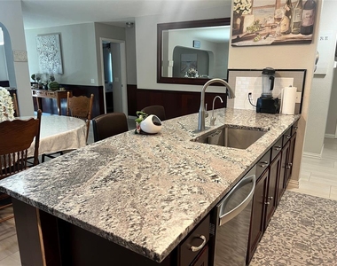 209 Avalanche Ave - Photo Thumbnail 9